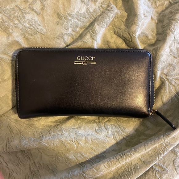 Gucci wallet - Picture 1 of 2
